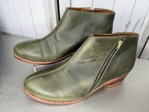 The Root Collective Green Handmade Leather Ankle Boots Size 9 Zip Booties